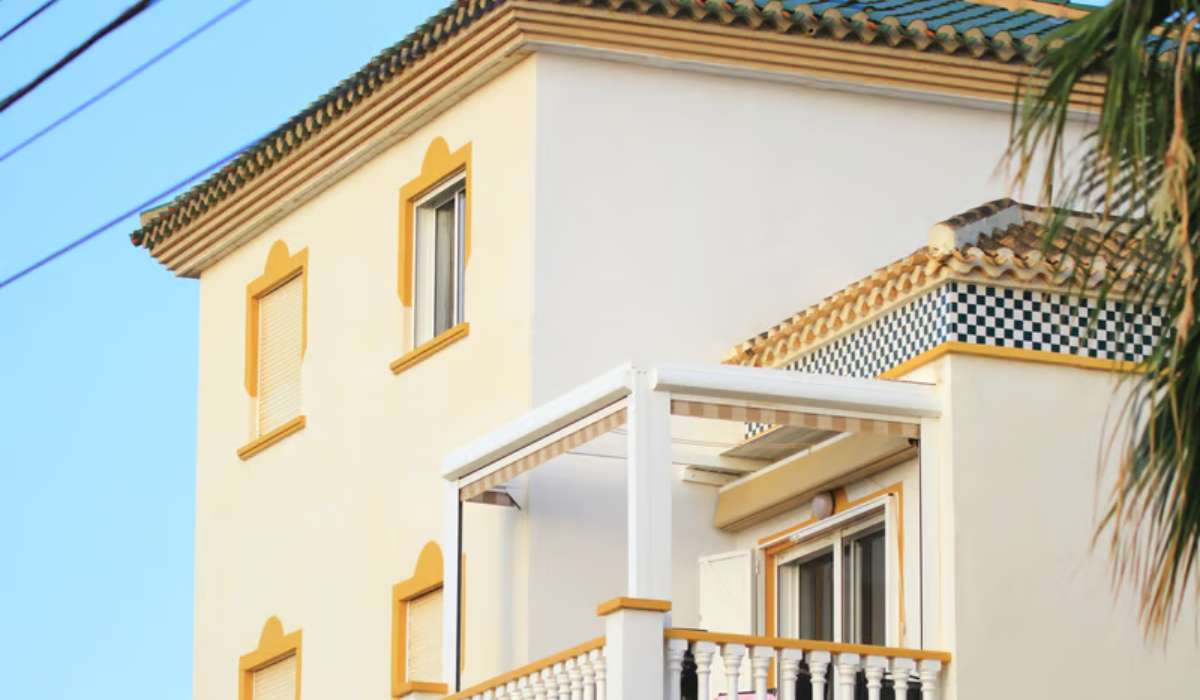 couleur-facade-maison-sud-blanc-casse