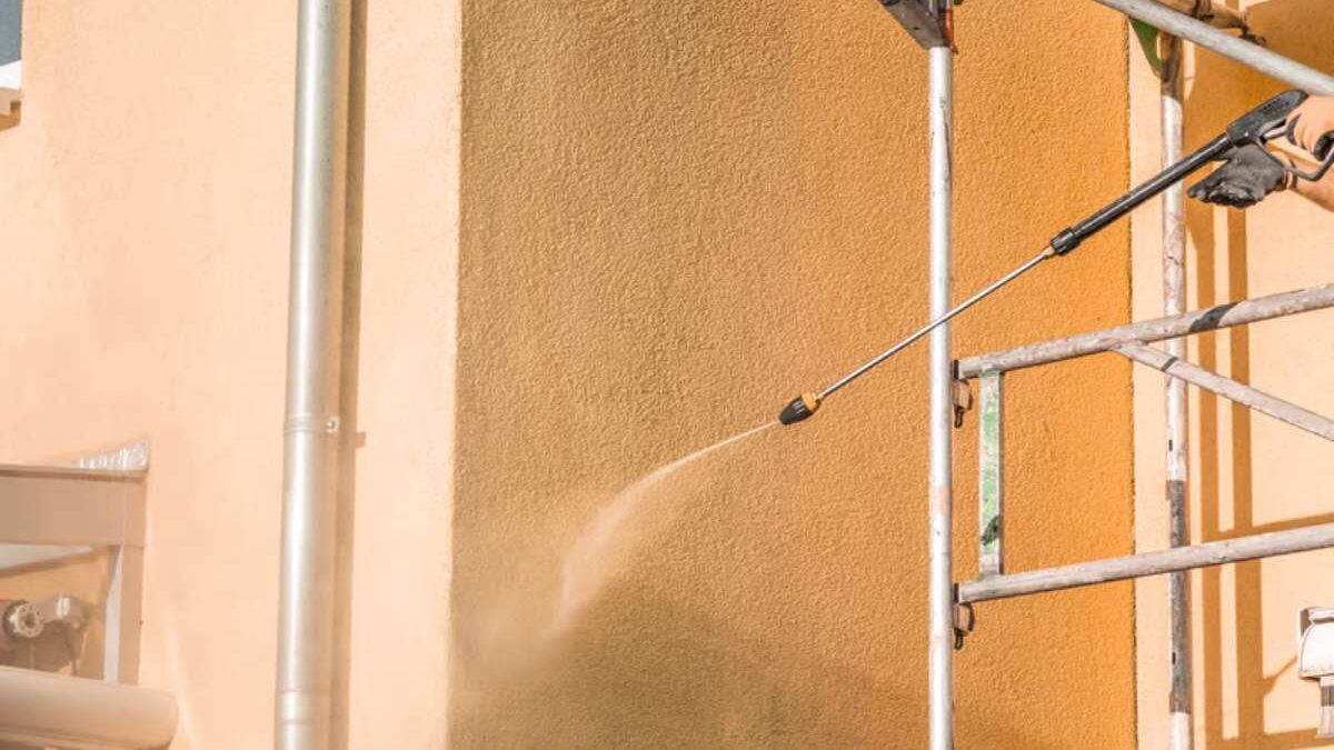 quel produit pour nettoyer une façade